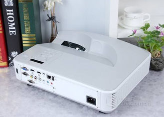 100 To 240V 4k Ultra Short Throw Projector For Conference Led Light Source